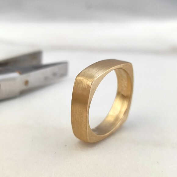 14K solid Yellow gold ring . Ring for men.Hammered signet Gold unique ring.